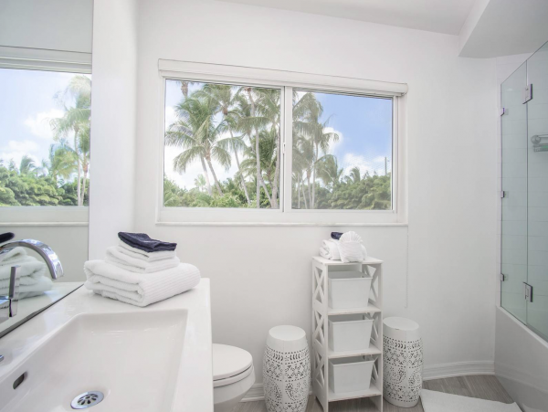 Islamorada Three Bedroom Home with Full Ocean View & Pool